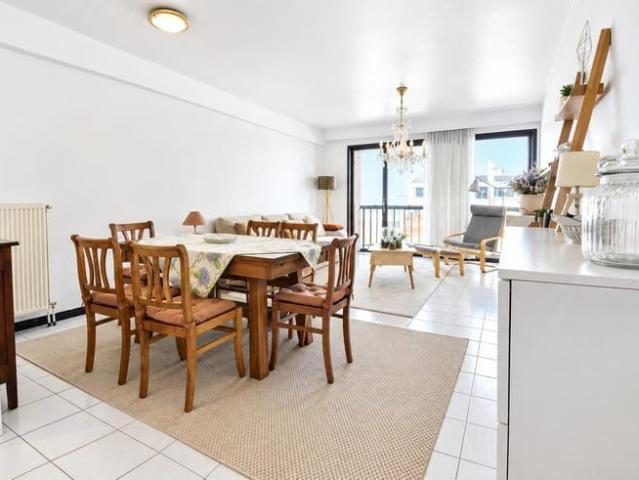 Gezellig gemeubeld appartement met zijdelings zeezicht