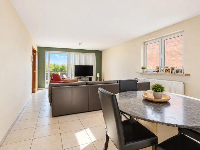 Gezellig gelijkvloers appartement te Schellebelle