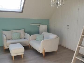 Gezellige bemeubelde studio met mezzanine te huur