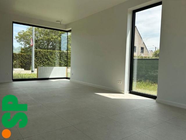 Gezellige gezinswoning te huur – 3 slaapkamers, tuin