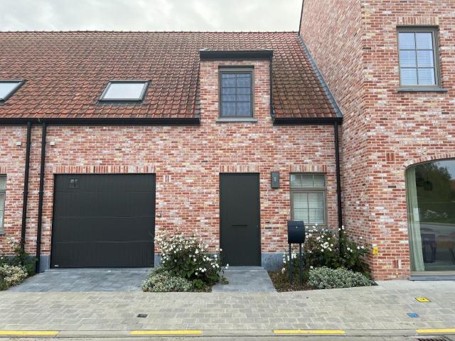 Gezellige nieuwbouwwoning met zonnige tuin en garage