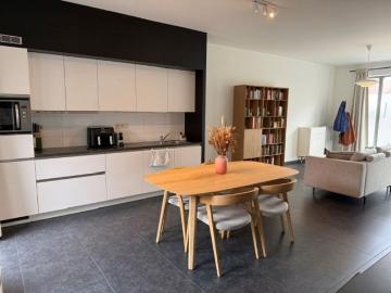 Gezellige studio met ondergrondse staanplaats en berging