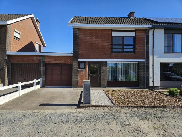 Gezinswoning met 3 slaapkamers, tuin en garage nabij Gavere