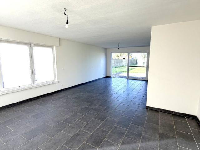 Gezinswoning met 4 slaapkamers en ruime tuin!