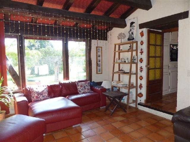 Gezinshuis Met ZWEMBAD Ruim, goed onderhouden huis met mooi. 178m² Monpazier