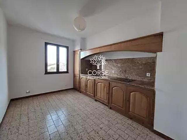 Ghisonaccia 20240 Achat / Vente appartement 4 pièces t4 cave balcon