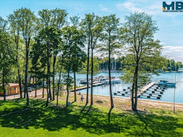 Apartament nad Jeziorem Kisajno z balkonem i widokiem