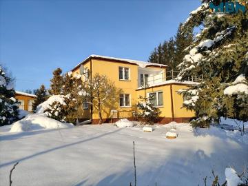 Dom z balkonem i garażem na Wilkasach, 137 m2