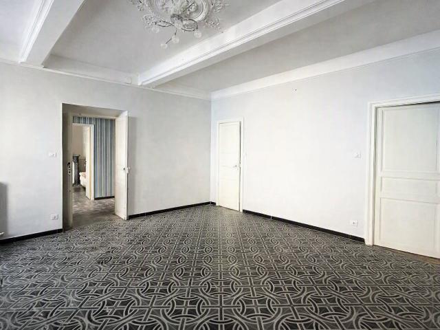 Ginestas Demeure De 320 M2 Avec Grenier De Plus De 150 M2, J. 320m² Ginestas