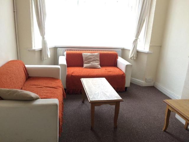 Gibbins Road, Metchley, B29 6NH, United Kingdom | 3 bed duplex for rent #70070392 | Rentberry