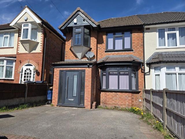 Gibbins Road, Selly Oak, Birmingham. 3 bed semi detached house to rent £1,650 pcm £381 pw