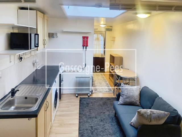 Gibbon Road, Kingston upon Thames, KT2 Studio to rent £1,250 pcm £288 pw