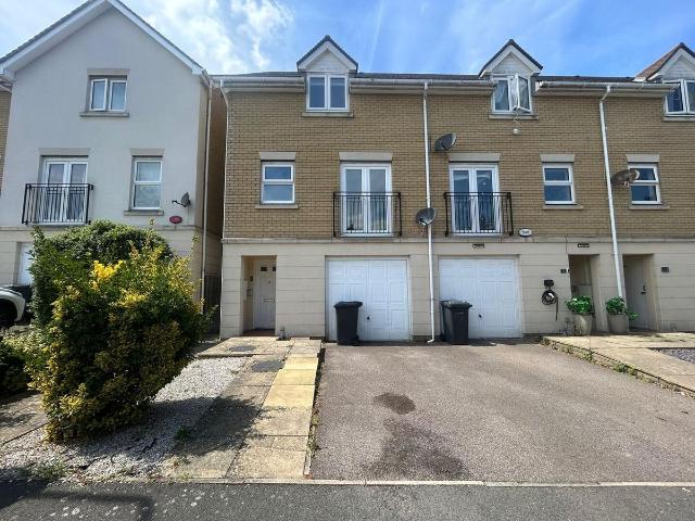 Gibbons Lane, Dartford DA1, 4 bed property to rent, £2,500 pcm | PrimeLocation