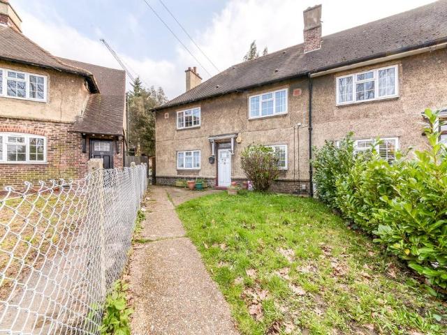 Gibbs Close, London, SE19 3 bed maisonette to rent £2,400 pcm £554 pw