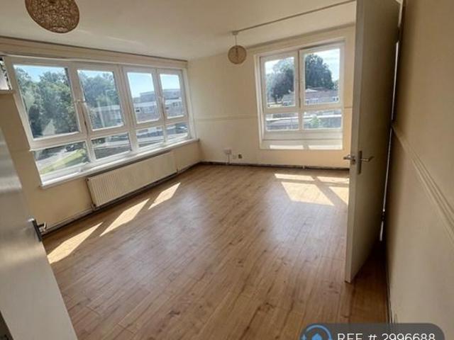 Gibralter House, Great Warley. 2 bed flat to rent £1,300 pcm £300 pw
