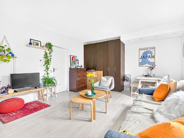 Gibson Gardens, London N16, 1 bed flat to rent, £1,800 pcm | PrimeLocation