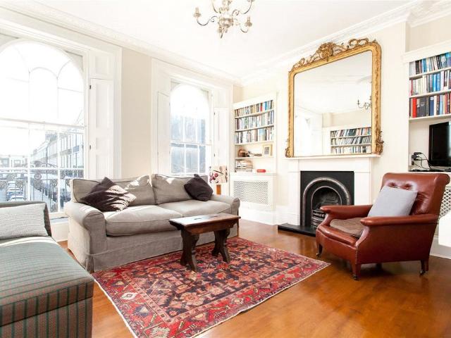 Gibson Square, Angel, Islington. 2 bed flat to rent £5,500 pcm £1,269 pw