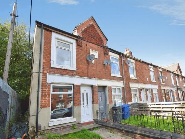 Gibson Street, Tunstall 3 bed end of terrace house to rent £880 pcm £203 pw