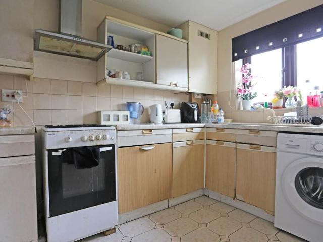 Gibson Road, Chadwell Heath. 3 bed end of terrace house to rent £1,900 pcm £438 pw