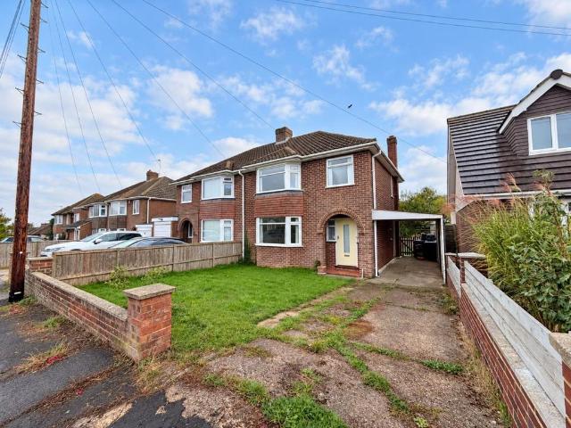 Gibson Road, High Wycombe 3 bed semi detached house to rent £1,800 pcm £415 pw