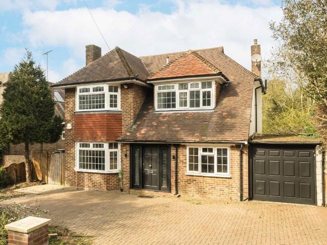 Gibsons Hill, Streatham SW16, 4 bed property to rent, £3,500 pcm | PrimeLocation