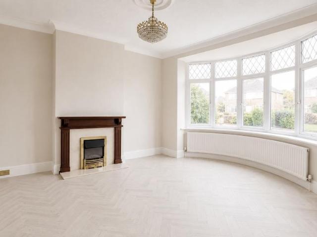 Gidea Park | Price: 610 | Bedrooms: 3