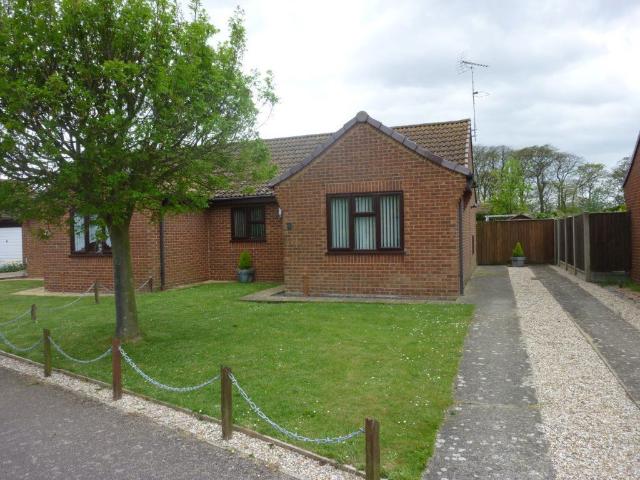 Gidney Drive, Heacham, King's Lynn PE31, 2 bed bungalow to rent, £950 pcm | PrimeLocation