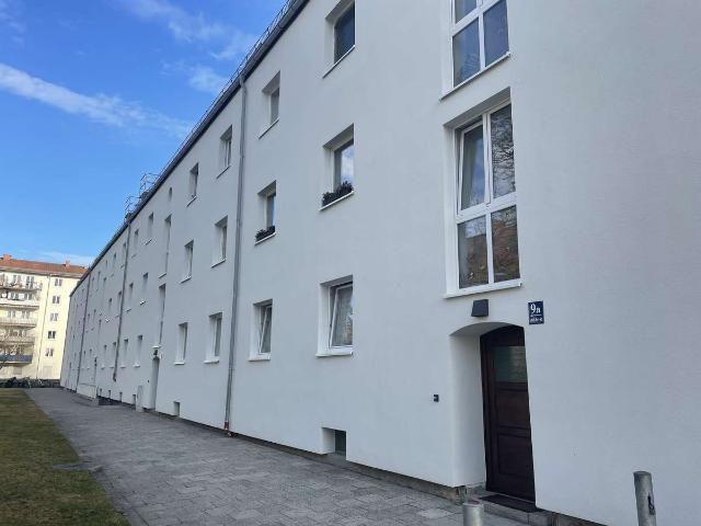 Giesing * 4 Zimmer * Küche mit EBK * Bad mit Wanne