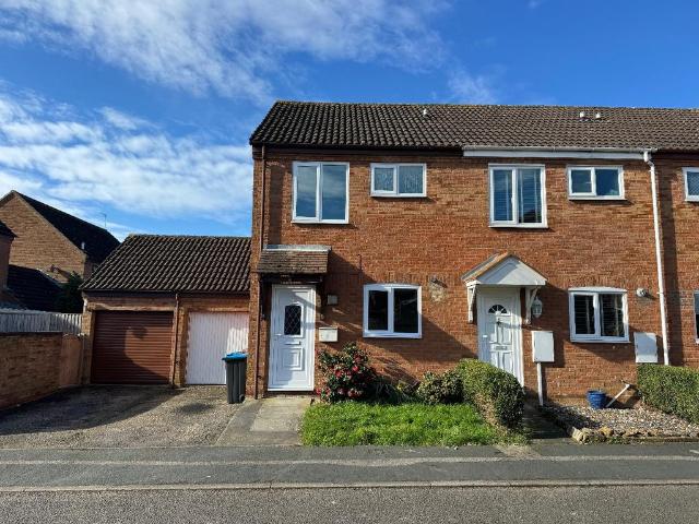 Giffard Park, Milton Keynes MK14 2 bed terraced house to rent £1,200 pcm £277 pw