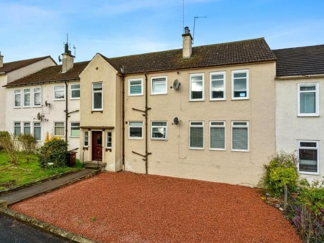 Giffnock Park Avenue, Giffnock. 2 bed flat to rent £1,295 pcm £299 pw