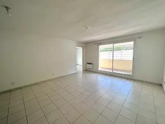 Gignac la Nerthe 13180 Location appartement 2 pièces t2 terrasse cave
