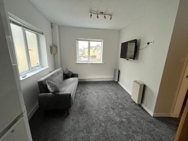 Gilwell Street, Flat 1, Plymouth PL4, 3 bed flat to rent, £650 pcm | PrimeLocation