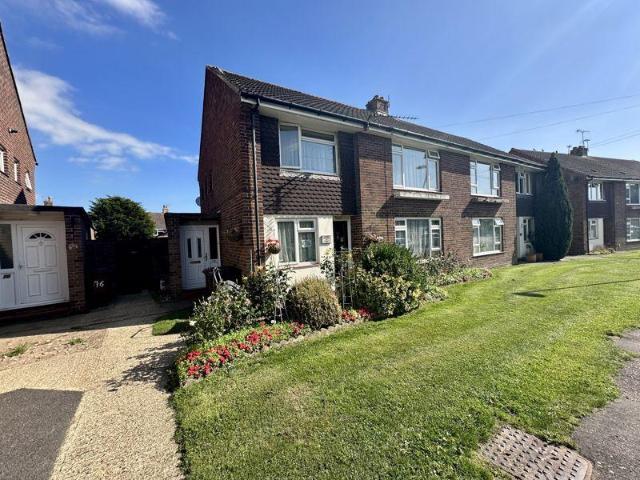 Gilbert Road, Chichester 2 bed apartment to rent £1,195 pcm £276 pw
