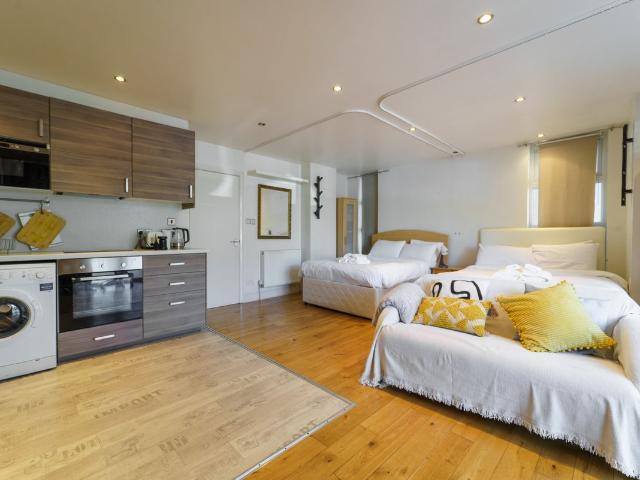 Gilbert Road, London SE11. All Bills Included. Lndn Dry881, Studio to rent, £2,100 pcm | PrimeLocation