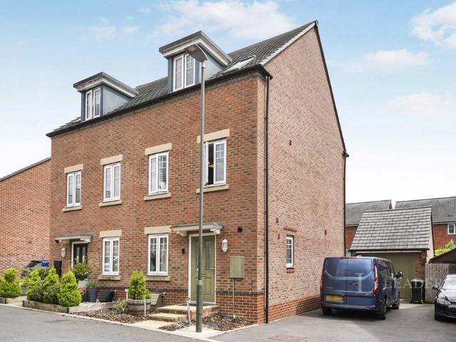 Gilbert Young Close, Great Oldbury. 4 bed semi detached house to rent £1,850 pcm £427 pw