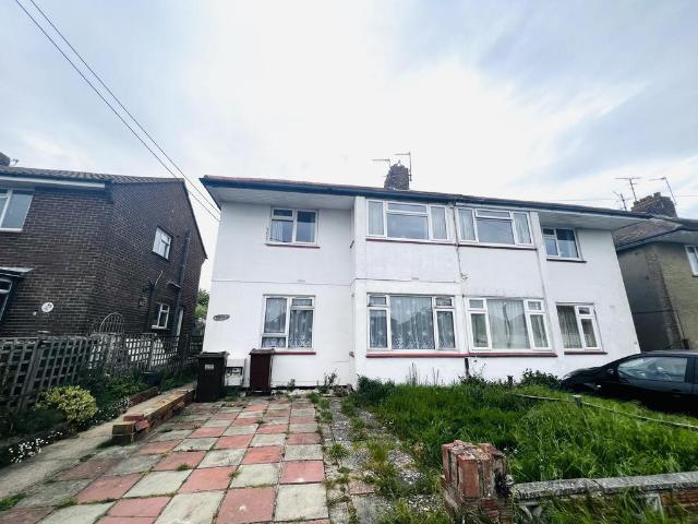 Gilda Crescent, POLEGATE, BN26 2 bed apartment to rent £1,200 pcm £277 pw