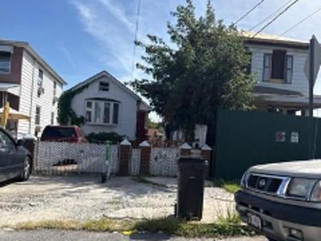 Gildersleeve Ave