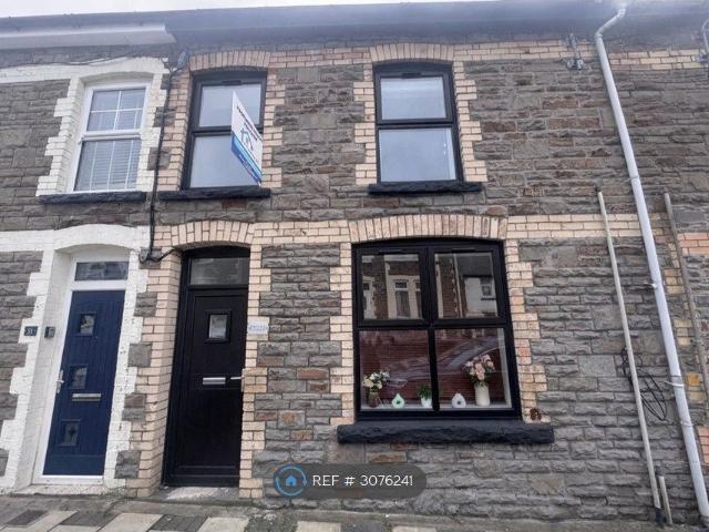 Gilfach St, Bargoed CF81, 2 bed flat to rent, £725 pcm | PrimeLocation