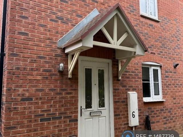 Gilkes Walk, Middlesbrough, TS4 3 bed semi detached house to rent £1,050 pcm £242 pw
