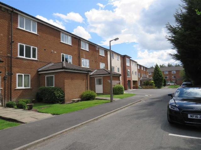 Gillbent Road, Cheadle Hulme, Cheshire SK8, 2 bed maisonette to rent, £1,200 pcm | PrimeLocation