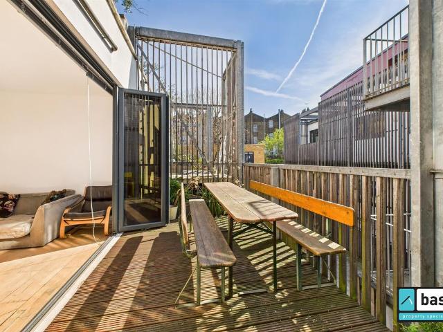 Gillett Place, London N16, 4 bed terraced house to rent, £4,650 pcm | PrimeLocation