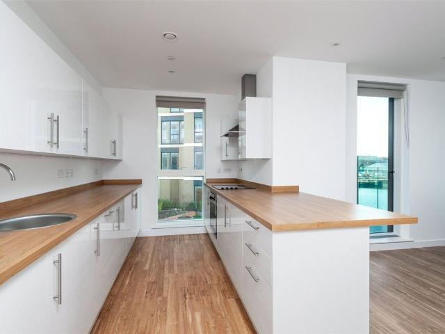 Gillingham Gate Road, Gillingham ME4, 3 bed flat to rent, £1,800 pcm | PrimeLocation