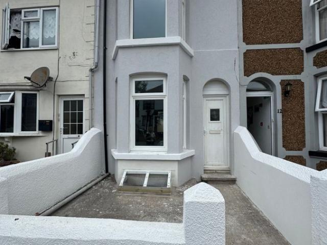 Gillingham Road, Gillingham ME7, 3 bed terraced house to rent, £1,395 pcm | PrimeLocation