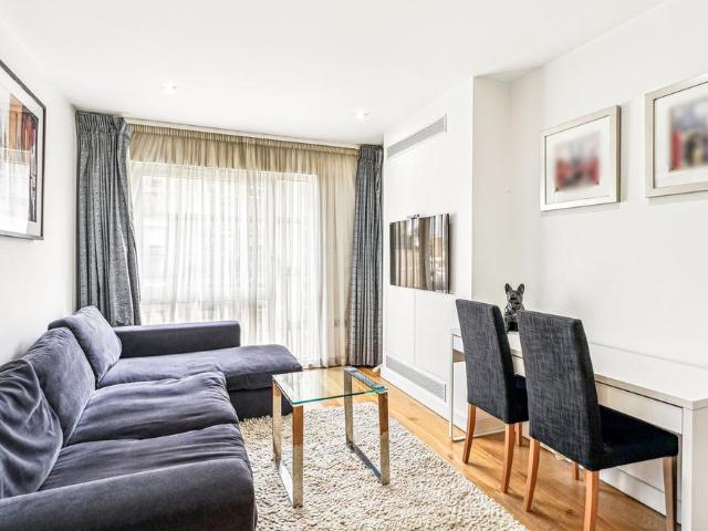Gillingham Street, London, SW1V 1 bed flat to rent £2,850 pcm £658 pw