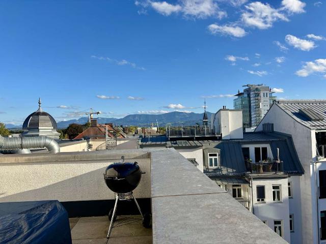 Gillitzer, über den Dächern Rosenheims: 2 Zimmer Wohnung mit Bergblick in obersten Etage mit Balkon