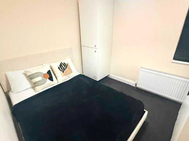 Gillott Road, Birmingham B16, 1 bed flat to rent, £750 pcm | PrimeLocation