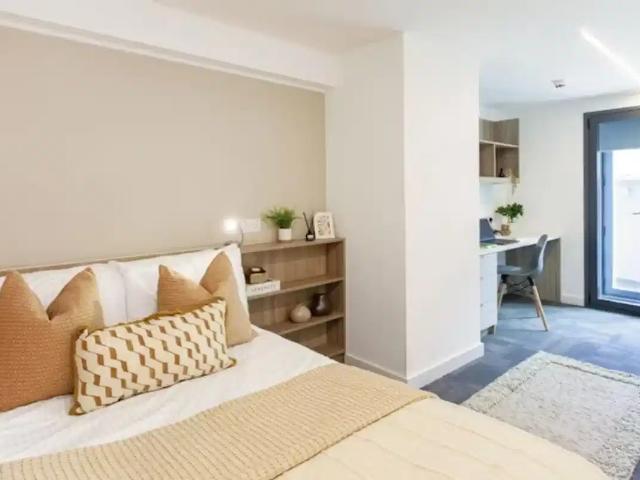 Gillows, Lancaster Has an Apartment