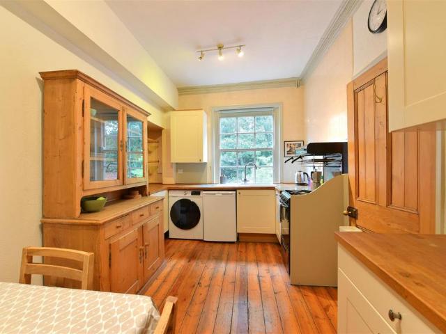 Gillygate, York 3 bed maisonette to rent £1,800 pcm £415 pw