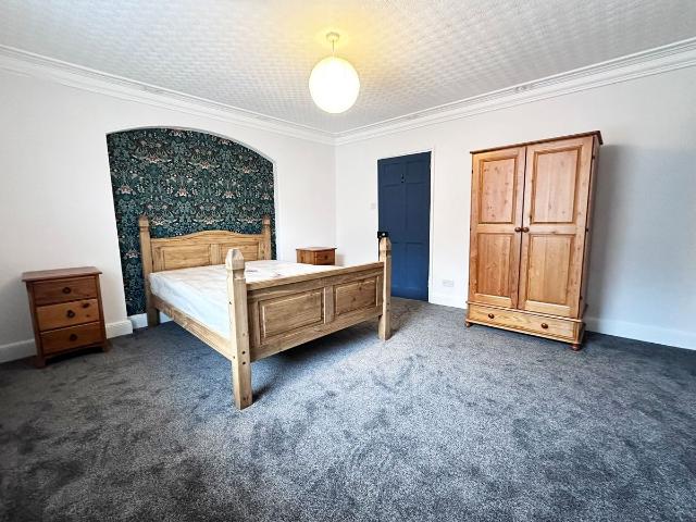 Gillygate, York YO31, 3 bed flat to rent, £1,500 pcm | PrimeLocation