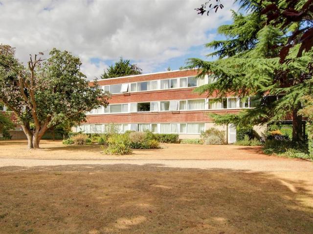 Gilmerton Court, Cambridge CB2 2 bed flat to rent £1,475 pcm £340 pw